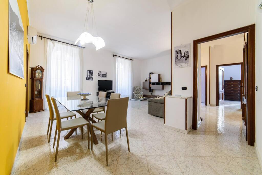 Casa Vacanze “In Centro” Salerno Exterior foto